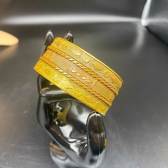 Ladies 8” brass bangle w/intricate engraving that appears to be Eastern Indian - Picture 1 of 10
